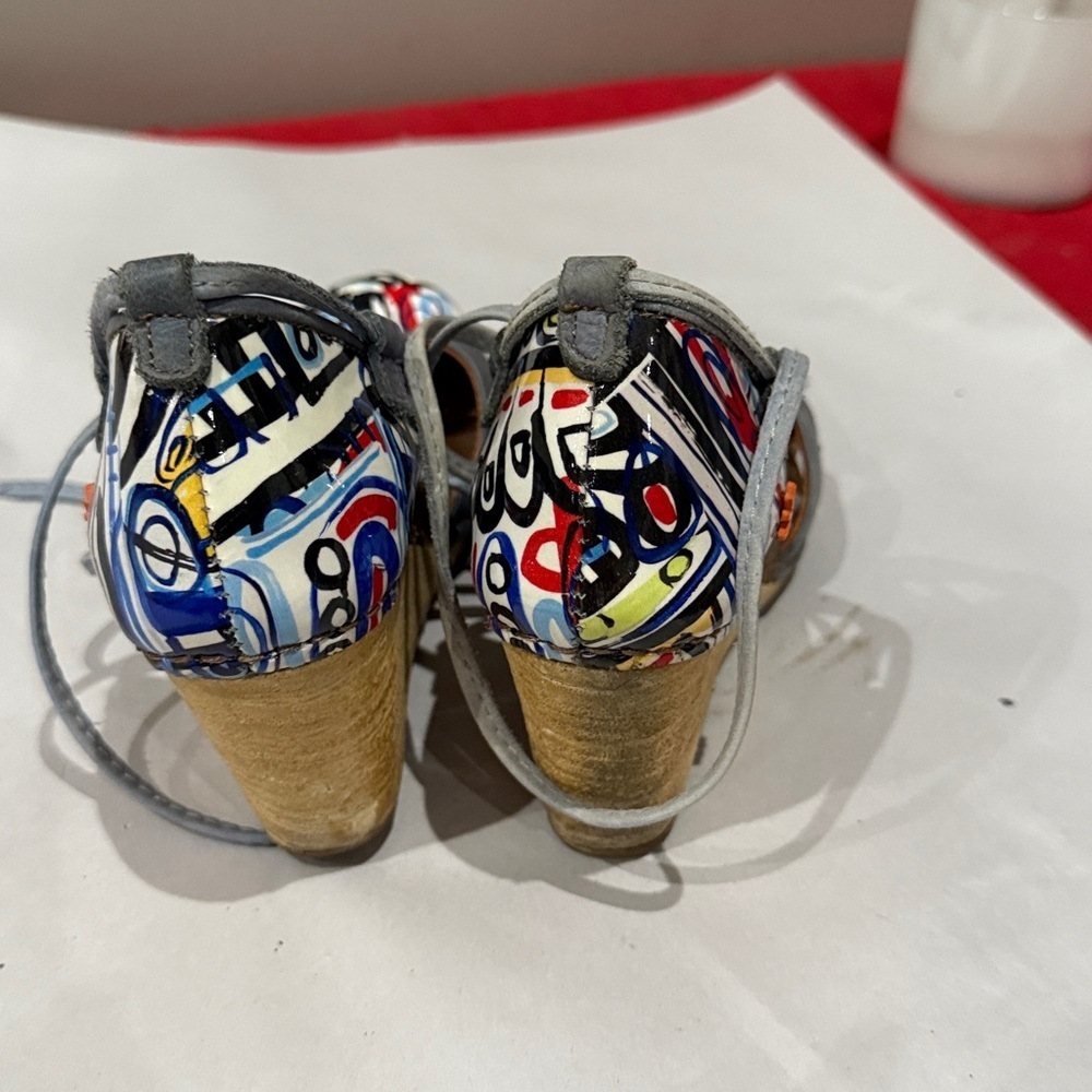 Artistic Multicolor Wedge Sandals - Picture 4 of 4